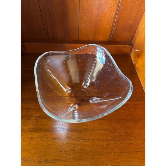 Glass candy bowl clear wavy jellyfish trinket dish with feet curved flowy edge - Picture 3 of 5